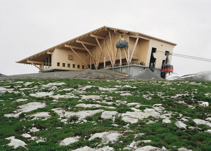 Archisearch A MOUNTAIN-TOP RESTAURANT AT A BREATHTAKING SITE / HERZOG & DE MEURON